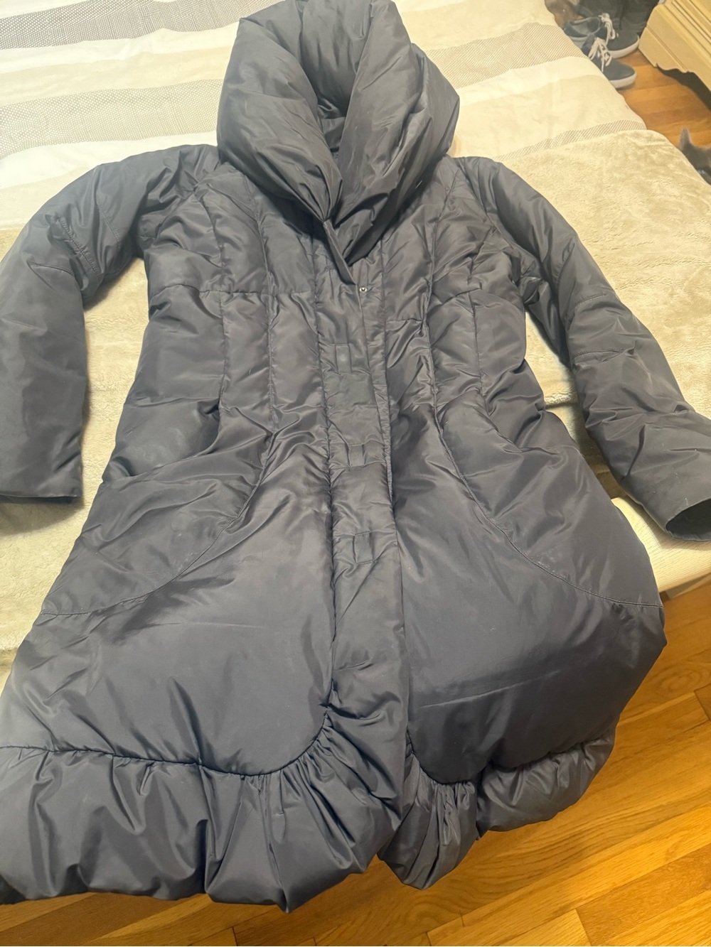 Women's Tahari Puffer Coat in Black
